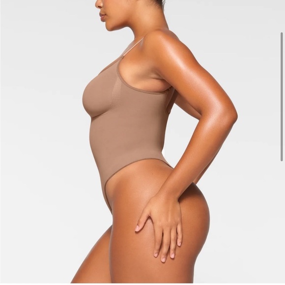 Skims bodysuit thong - Picture 2 of 5